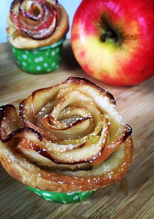Une photo de Rose feuilletée aux pommes