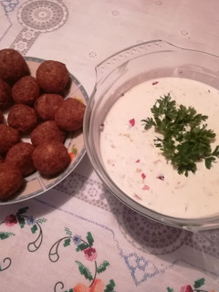 Kukoricasaláta fasírttal recept fotója