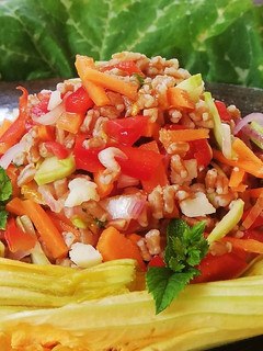 Foto di Farro perlato con crudité Di verdure 💞👍