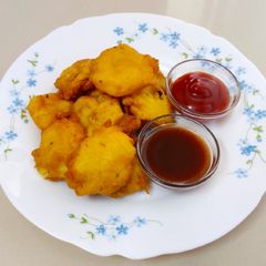 A picture of Aloo Pakoda.