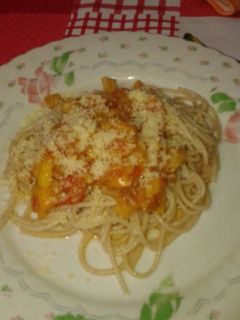 Una foto de Pasta con salsa agridulce
