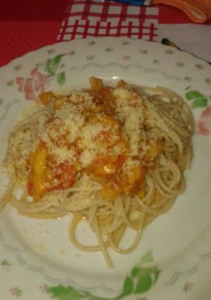 Una foto de Pasta con salsa agridulce
