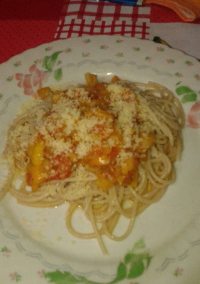 Una foto de Pasta con salsa agridulce