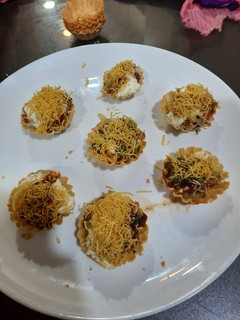 બાસ્કેટ ચાટ(Basket Chaat Recipe in Gujarati) રેસીપી મુખ્ય ફોટો