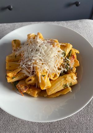 Chorizos, csirkés rigatoni recept fotója