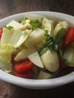 Una foto de Ensalada de patatas, uvas y más cosas