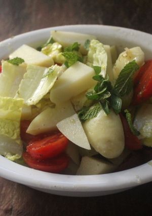 Una foto de Ensalada de patatas, uvas y más cosas