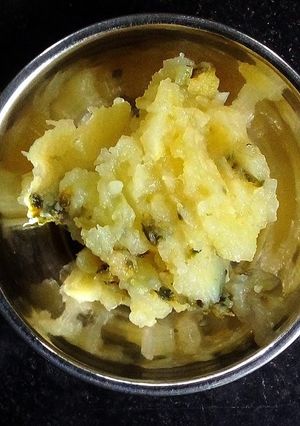 আলু উচ্ছে শিম মাখা(aloo uchche shim makha recipe in bengali) রেসিপির প্রধান ছবি