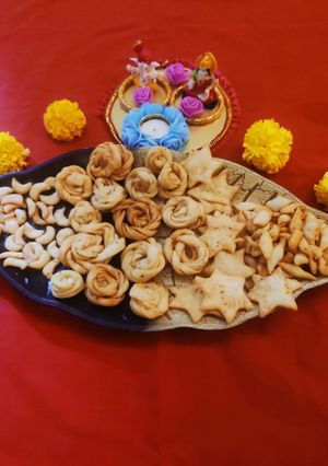 A picture of Diwali Namkeen.