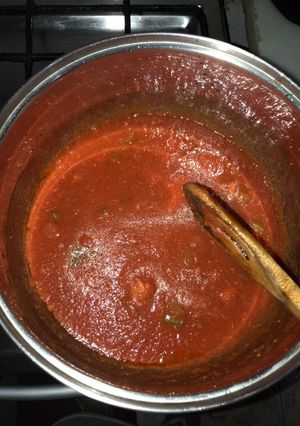 Una foto de Hoy toca pisto con longanizas y pimiento verde