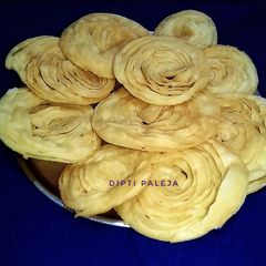 A picture of Varkhi Puri(Kutchi Pakwan).