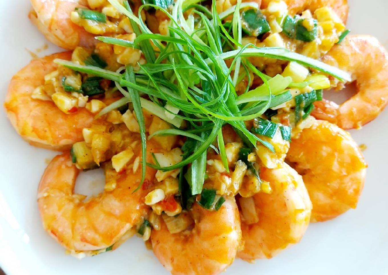 Tumis udang telor asin