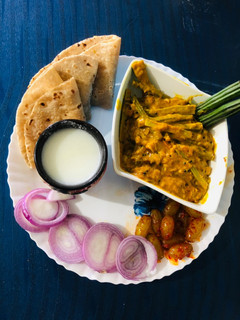 સરગવા નું શાક (Saragva Shak Recipe In Gujarati) રેસીપી મુખ્ય ફોટો