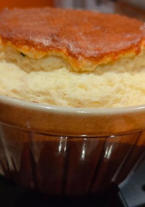 Une photo de Soufflé à la pintade et au parmesan