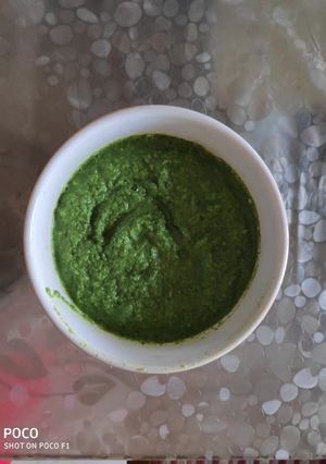 A picture of Raw mango chutney.