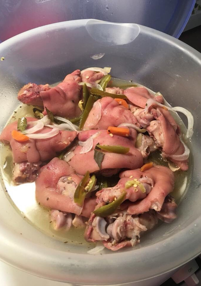 Una foto de Patas de cerdo en escabeche