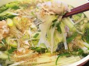 A picture of green onion stalks