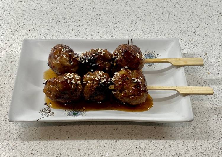 Tsukune (Japanese style turkey meatballs) Tsukune (Japanese style turkey meatballs)