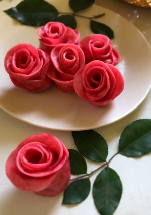 A picture of Steamed rose buns.