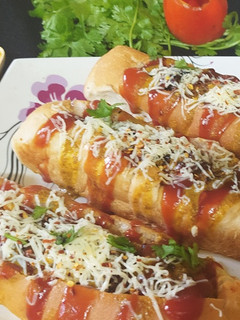 વેજ હોટ ડોગ(veg hot dog recipe in gujarati) રેસીપી મુખ્ય ફોટો
