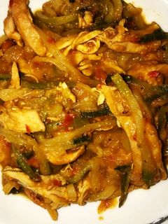 Una foto de Spaguetti de zucchini o calabacín