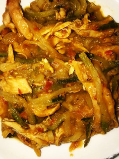 Una foto de Spaguetti de zucchini o calabacín
