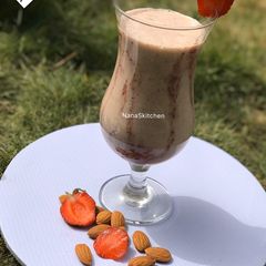 A picture of Banana strawberry and almond smoothie.