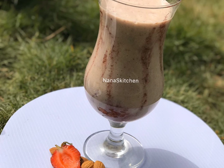 Recipe Banana strawberry and almond smoothie the Awesome  Makes you drool
