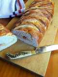 Pan hojaldrado relleno