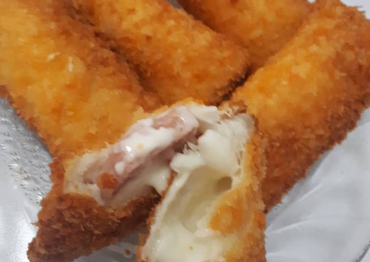 Cara Gampang Menyiapkan Roti cheese ham mayo / american risol KW, Menggugah Selera