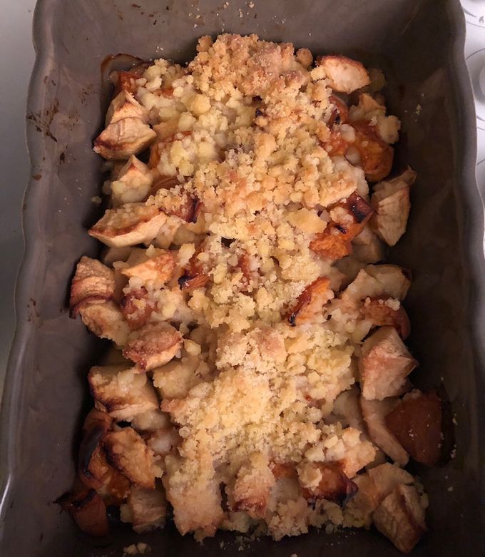 Une photo de Crumble pommes abricots