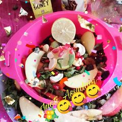 Detox Salad Bowl 🥒🥝🍯😋🥝🥝😋 A picture of Detox Salad Bowl 🥒🥝🍯😋🥝🥝😋.