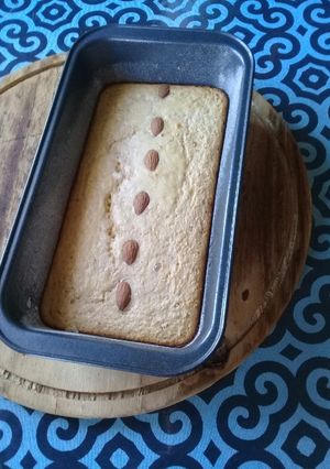 Una foto de Budín de pera y almendras🍐