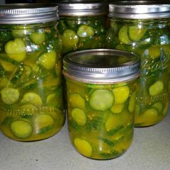 A picture of Bread & Butter Pickles.