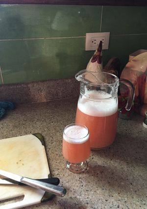 Una foto de Agua de fresa y Guayana