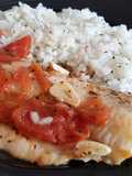 Filete de Merluza en Salsa de Tomate, Ajo y Albahaca