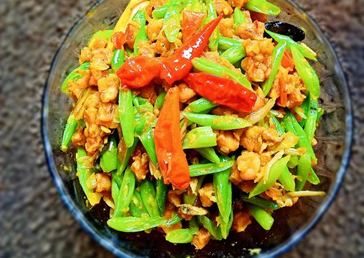 Oseng tempe & teri plus buncis bumbu kuning