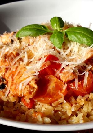IR-barát Paradicsomos csirkemell bulgurral (ebéd 50g ch) recept fotója