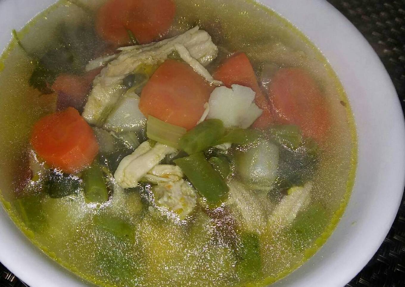 Sopita de pollo