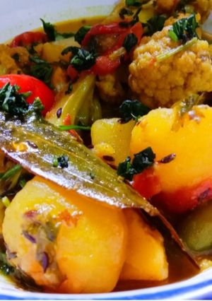 ফুলকপি আলুর রসা (foolkopi aloor rosa recipe in Bengali) রেসিপির প্রধান ছবি