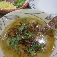 A picture of Haleem.