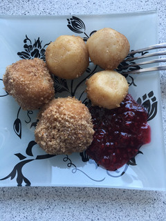 Túrós és sajtos golyók recept fotója