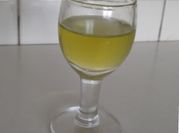 Una foto de almibar para licor