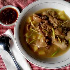 A picture of Ayam Halia (kuah jahe).