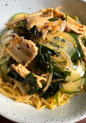 A picture of Pork, Wakame & Cucumber Cold Ramen.