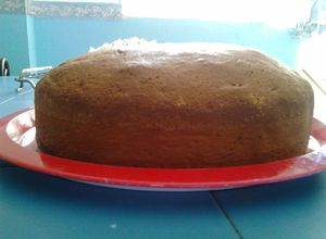 Una foto de Bizcocho esponjoso, que puedes convertir en torta 3 leches o rellenarla y decorarla para un cumpleaños