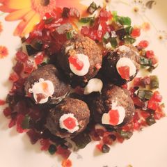 A picture of Biscuit coconut balls.