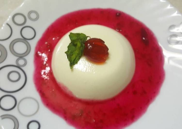 Simple Way to Prepare Quick Eggless Strawberry Panna cotta