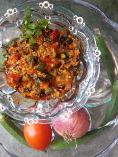 પંજાબી દહીં ભીંડી (Punjabi Dahi Bhindi Recipe in Gujarati) રેસીપી મુખ્ય ફોટો