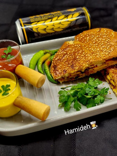عکسی از دستور پنینی سوسیس و ذرت😋